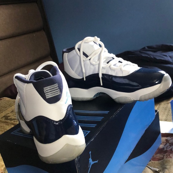 Air Jordan 11 Retro - Picture 3 of 3